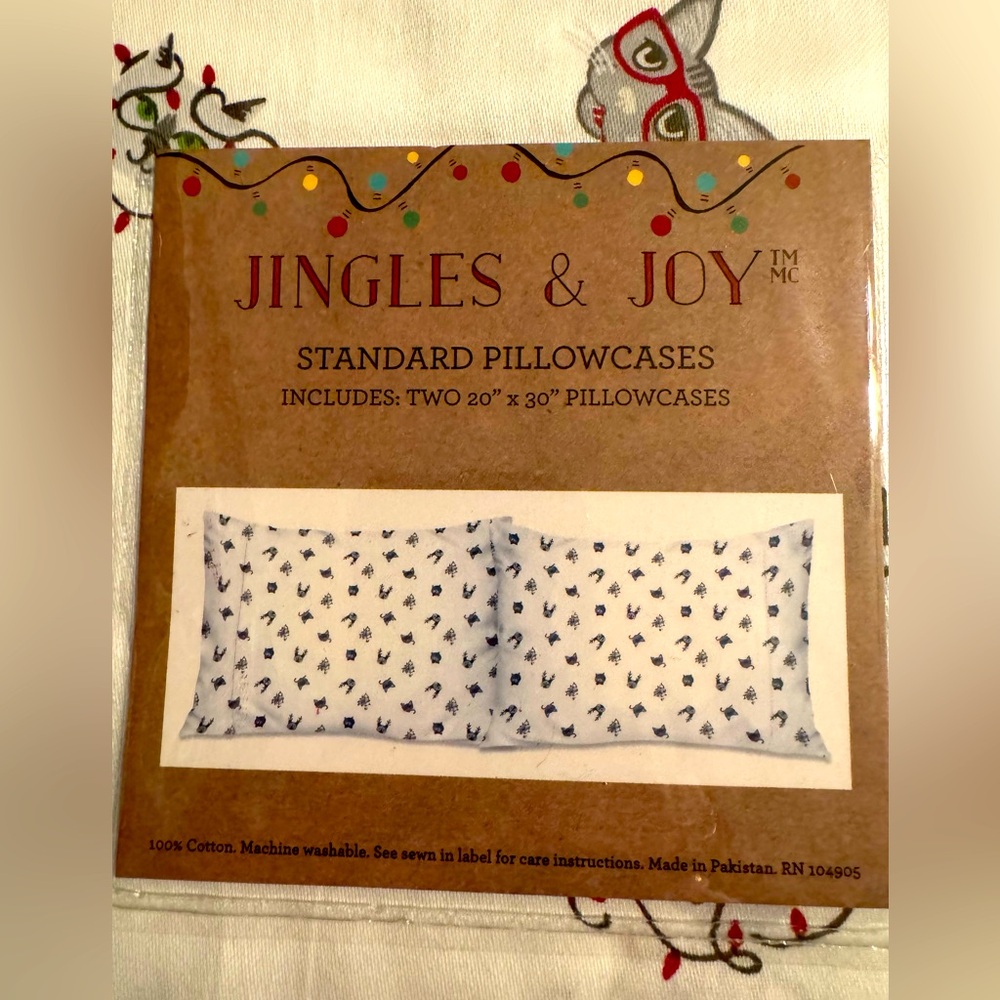 Christmas Pillowcases Featuring Cats